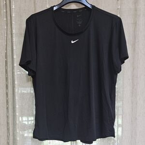 Nike Women's Black T-Shirt